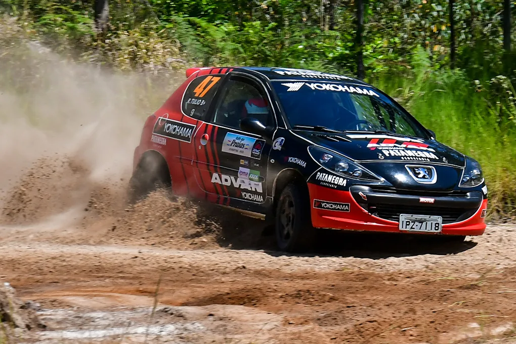 O Rali das Praias destaca o alto nível dos automóveis no Paraná. Conheça os campeões e as categorias em disputa - Foto: Divulgação