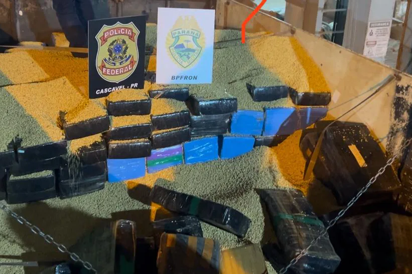 A Polícia Militar apreendeu 2,3 toneladas de maconha em Cascavel durante a Operação Protetor de Divisas e Fronteiras - Foto: PMPR A Polícia Militar apreendeu 2,3 toneladas de maconha em Cascavel durante a Operação Protetor de Divisas e Fronteiras - Foto: PMPR