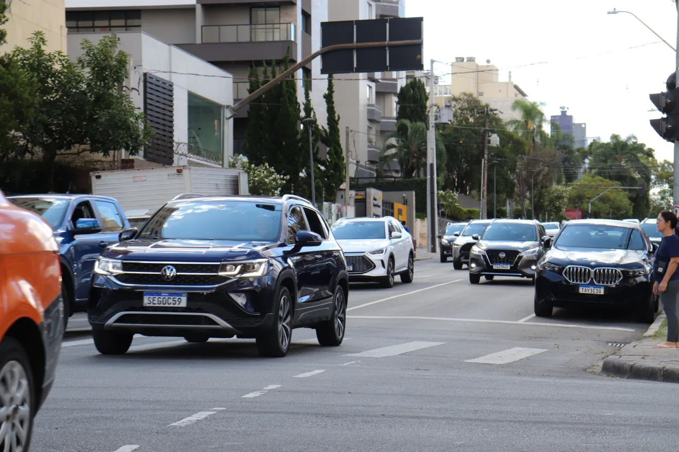 Fique atento ao IPVA! Contribuintes com placas 5 e 6 devem pagar a terceira parcela até 24 de novembro de 2025 - Foto: SEFA-PR