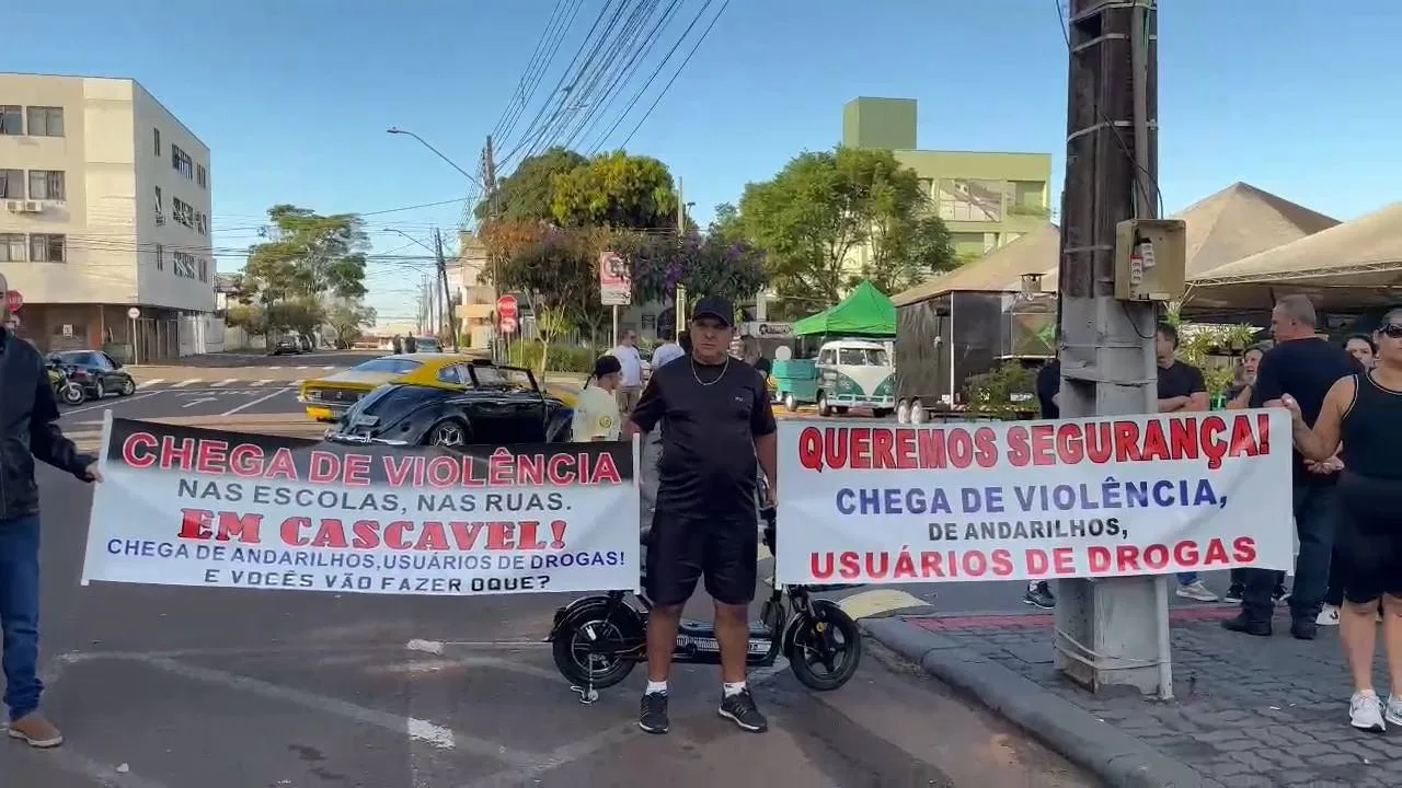 População sai às ruas pedindo mais segurança em Cascavel