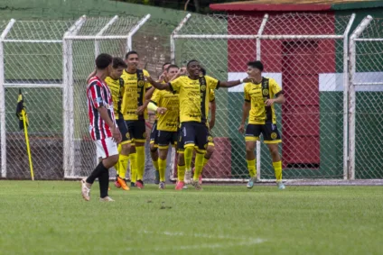Piás do Ninho vencem Apucarana na estreia do Paranaense Sub-20