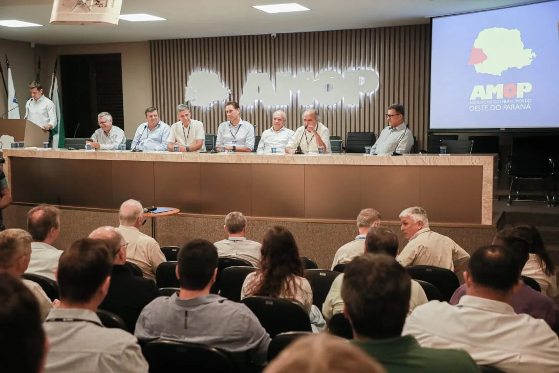 Descubra como a Política pode transformar o setor agropecuário no Oeste do Paraná. Leitura essencial para prefeitos e técnicos - Foto: Secom