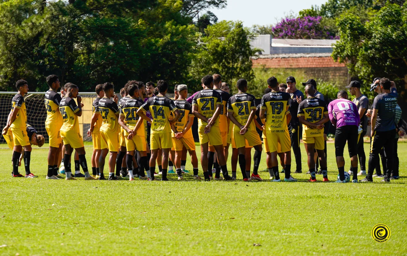 A eliminação do FC Cascavel na Copa do Brasil foi frustrante. Descubra a análise do técnico Tcheco sobre o jogo - Foto: Assessoria 