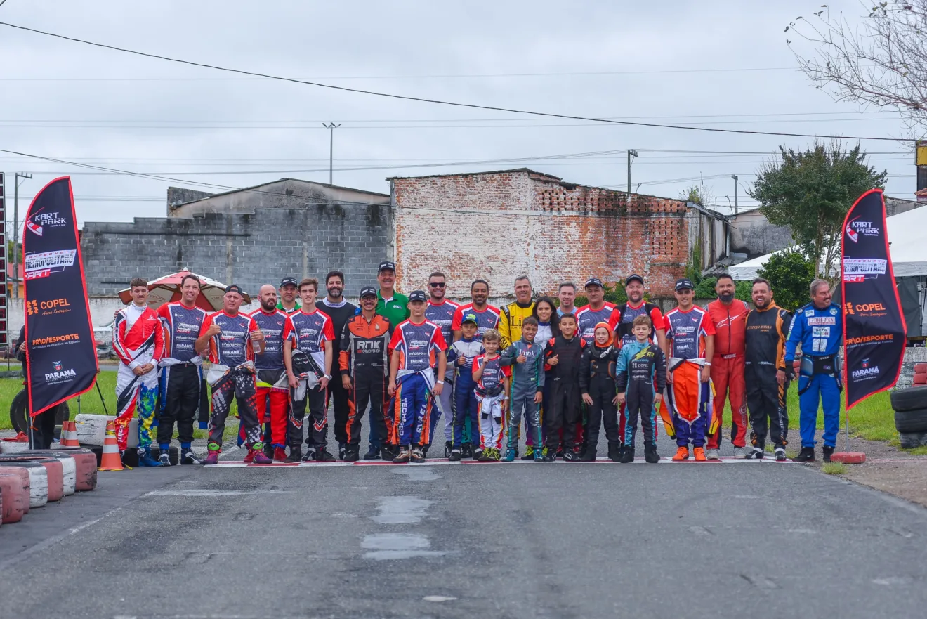 Pilotos participantes da etapa de abertura do Campeonato Metropolitano de Kart de Curitiba no Kart Park - Foto: Divulgação