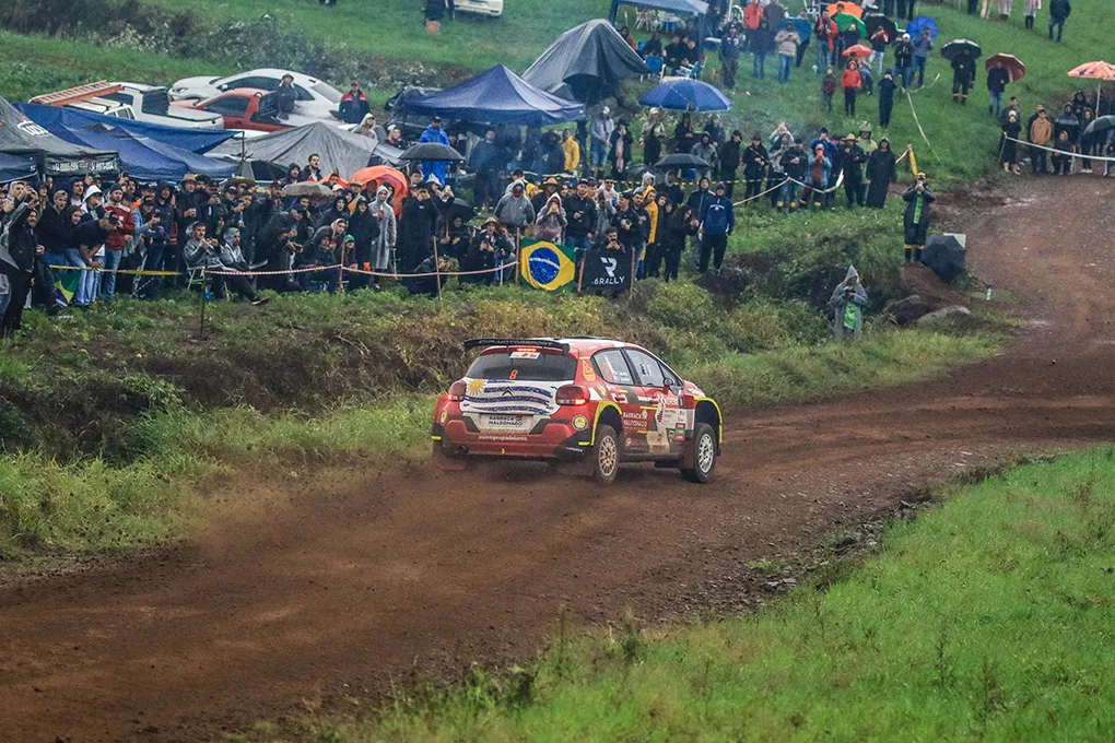Descubra tudo sobre os Automóveis no Erechim Rally Brasil, evento que atrai competidores de cinco países e muitas emoções - Foto: Divulgação Descubra tudo sobre os Automóveis no Erechim Rally Brasil, evento que atrai competidores de cinco países e muitas emoções - Foto: Divulgação