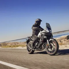 Descubra os carros versáteis que atendem a diversas demandas, como a nova Honda NX 500 com motor potente e confiável - Foto: Divulgação