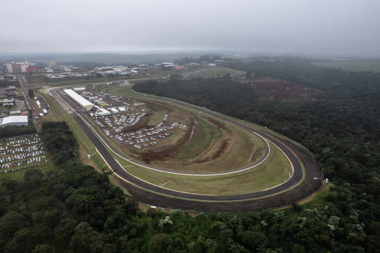 Descubra a emoção do automobilismo raiz com a história dos automóveis na Turismo Nacional, de volta a Cascavel neste fim de semana - Foto: Divulgação Descubra a emoção do automobilismo raiz com a história dos automóveis na Turismo Nacional, de volta a Cascavel neste fim de semana - Foto: Divulgação