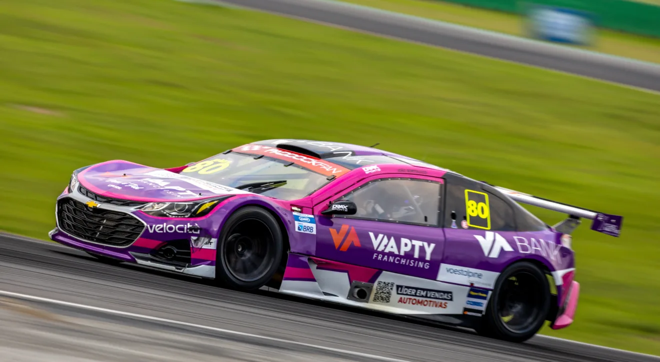 João Bortoluzzi vence e lidera entre os rookies da Stock Light João Bortoluzzi vence e lidera entre os rookies da Stock Light