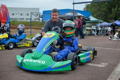 Tomaz Sperafico está entre os destaques da atual temporada da categoria Cadete no Metropolitano de Kart de Cascavel - Foto: Tiago Guedes 
