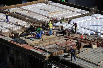 Confira as oportunidades de emprego no Paraná e descubra as vagas disponíveis com carteira assinada em todo o Estado - Foto: AEN