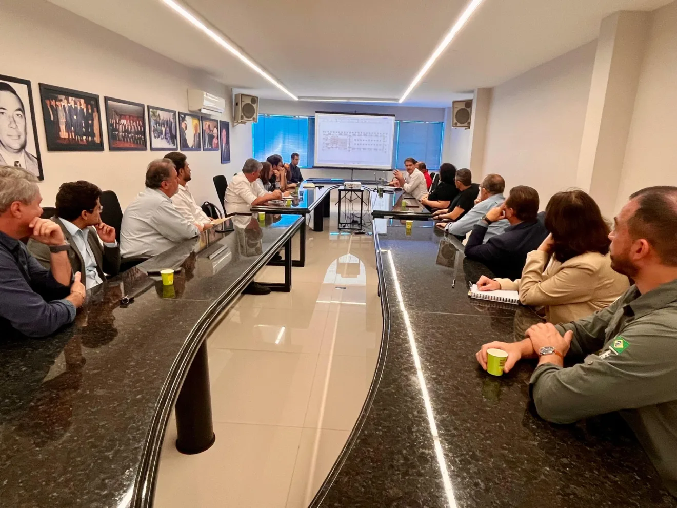 Conheça os detalhes sobre os novos Projetos para o Centro de Eventos em Cascavel, aprovado pela Codesc e líderes comunitários - Foto: Assessoria Conheça os detalhes sobre os novos Projetos para o Centro de Eventos em Cascavel, aprovado pela Codesc e líderes comunitários - Foto: Assessoria