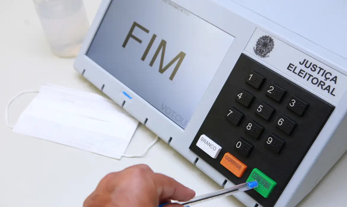 Eleitores, o prazo para regularização dos títulos é na próxima segunda-feira. Evite o cancelamento e mantenha sua identidade cidadã - Foto: Antonio Augusto/Ascom/TSE Eleitores, o prazo para regularização dos títulos é na próxima segunda-feira. Evite o cancelamento e mantenha sua identidade cidadã - Foto: Antonio Augusto/Ascom/TSE