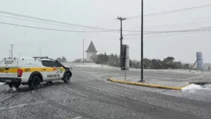 Descubra a primeira neve do ano em Santa Catarina! Temperaturas impressionantes e paisagens deslumbrantes esperam por você - Foto: Reprodução