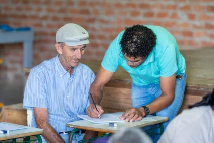 Inscrições abertas para o Alfabetiza Paraná! Aprenda a ler e escrever gratuitamente com aulas presenciais - Foto: Hugo Silveira
