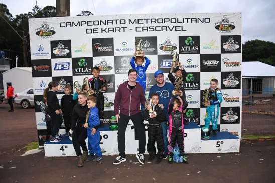 A categoria Escola proporciona à criançada o primeiro contato com o kart - Foto: Tiago Guedes