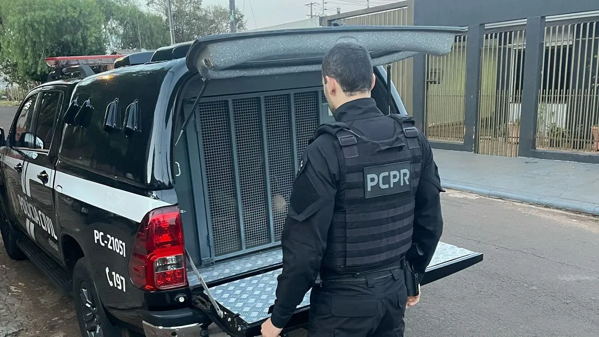 Polícia Civil realiza operação em Cascavel para combater crimes patrimoniais, cumprindo mandados de busca em diversas residências - Foto: Divulgação/PC