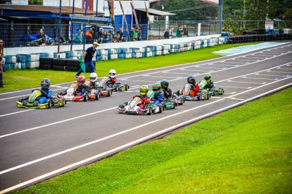 A categoria Cadete vai à pista do Kartódromo Delci Damian com a expectativas de uma prova equilibrada - Foto: Tiago Guedes/Divulgação