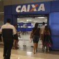 Saiba quem pode sacar o abono salarial do PIS e Pasep em 2025. Descubra os detalhes sobre os pagamentos no Brasil - Foto: José Cruz/Agência Brasil