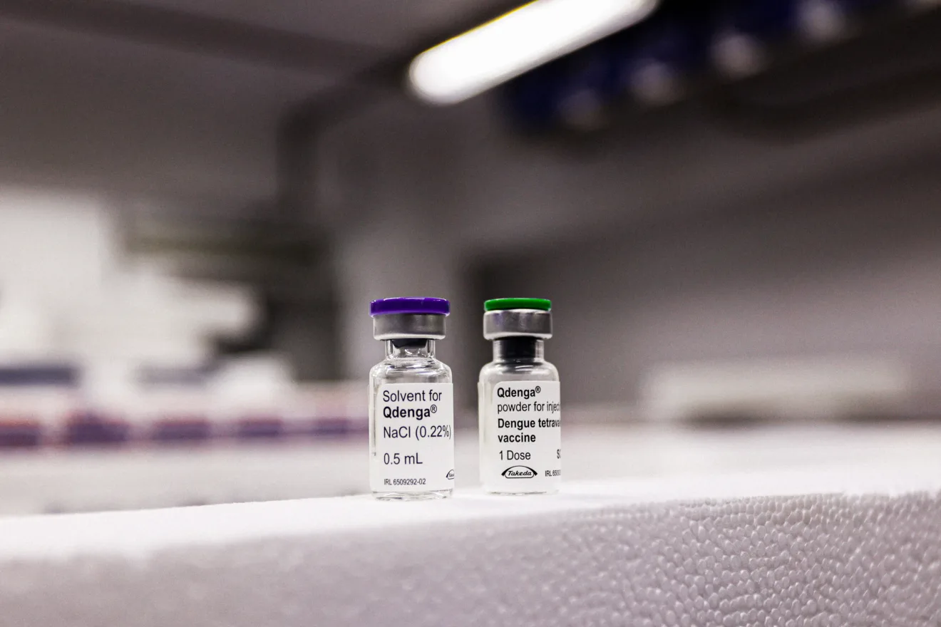 Cascavel recebe 1340 doses da vacina contra a dengue para prevenir doenças em crianças e adolescentes de 10 a 14 anos - Foto: AEN Cascavel recebe 1340 doses da vacina contra a dengue para prevenir doenças em crianças e adolescentes de 10 a 14 anos - Foto: AEN