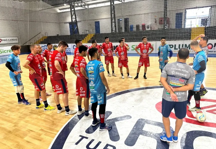 Acompanhe o clássico paranaense com Cascavel Futsal na Série Ouro, hoje às 20h05 no Ginásio Dolivar Lavarda - Foto: Assessoria Acompanhe o clássico paranaense com Cascavel Futsal na Série Ouro, hoje às 20h05 no Ginásio Dolivar Lavarda - Foto: Assessoria