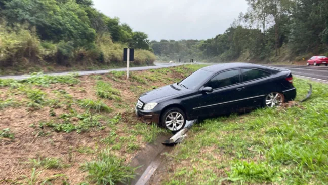 Um forte temporal em Cascavel causou um acidente na BR-163, mas ninguém se feriu. Confira os detalhes do incidente - Foto: SOT