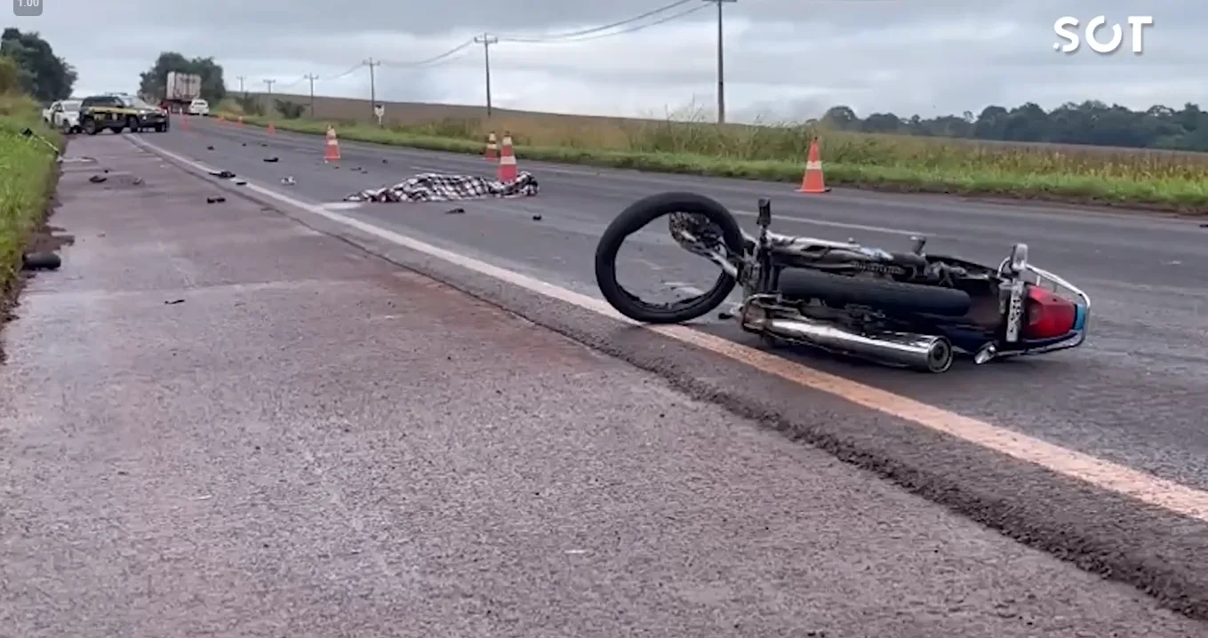Motociclista morre em colisão com carreta na BR-369