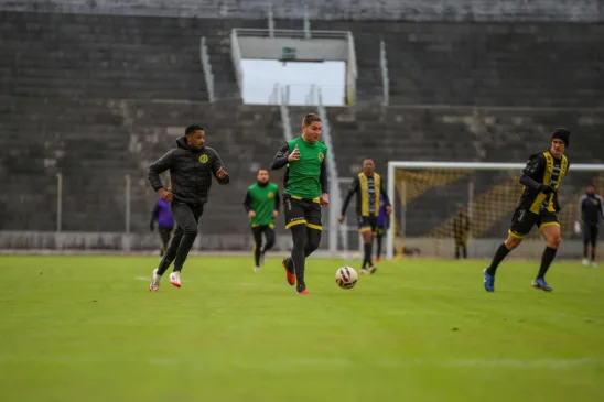 Durante a semana, a Serpente treinou no gramado do Olímpico, palco do jogo deste sábado - Foto: Assessoria