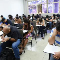 Entenda como funciona a Educação para os brasileiros no exterior e saiba como se inscrever no Encceja 2025 - Foto: Divulgação/ MEC