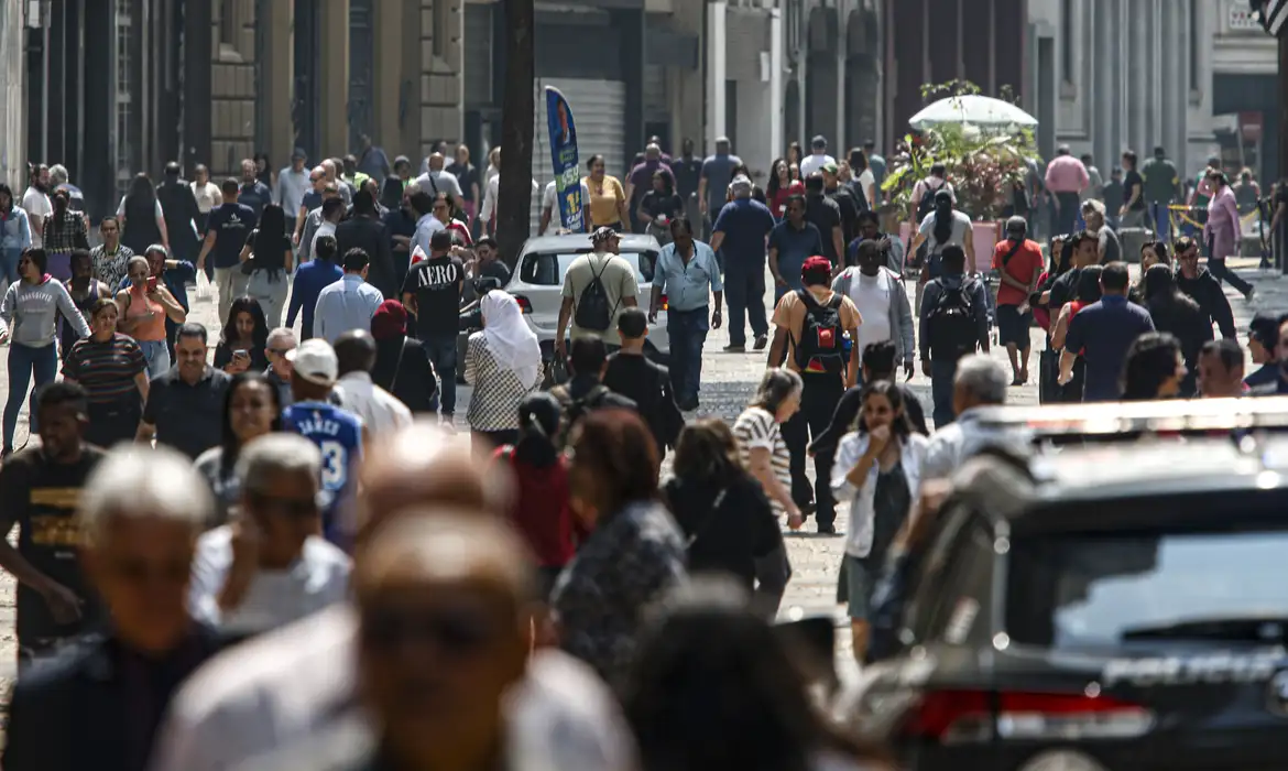 Saiba mais sobre a nova medida do governo que estabelece 8% das vagas para mulheres vítimas de violência nas contratações públicas - Foto: Paulo Pinto/Agência Brasil