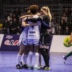 Stein pode abrir seis pontos de vantagem na liderança da LFF se vencer jogo deste domingo. Crédito: Assessoria