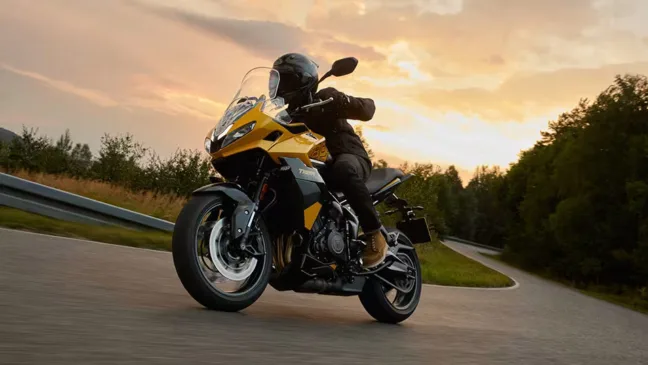 Conheça a Triumph Tiger Sport 800, a moto que une potência e conforto para o uso urbano e viagens longas - Foto: Divulgação