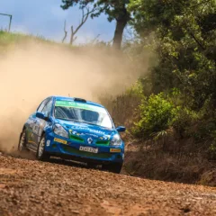 Marcos Valandro e Dário Driessem competem com um Renault Clio - Foto: Edson Castro/Divulgação