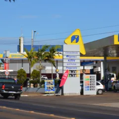 Entenda os desafios do cotidiano para abrir um posto de combustíveis em Cascavel e a luta por terrenos adequados - Foto: Paulo Eduardo/O Paraná