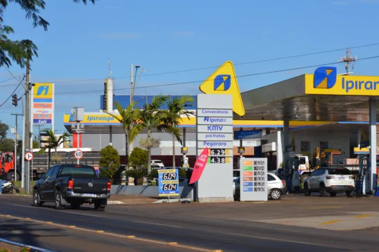 Entenda os desafios do cotidiano para abrir um posto de combustíveis em Cascavel e a luta por terrenos adequados - Foto: Paulo Eduardo/O Paraná