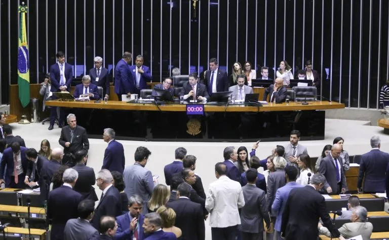 Governo prioriza o PT e Centrão na liberação das emendas de 2025