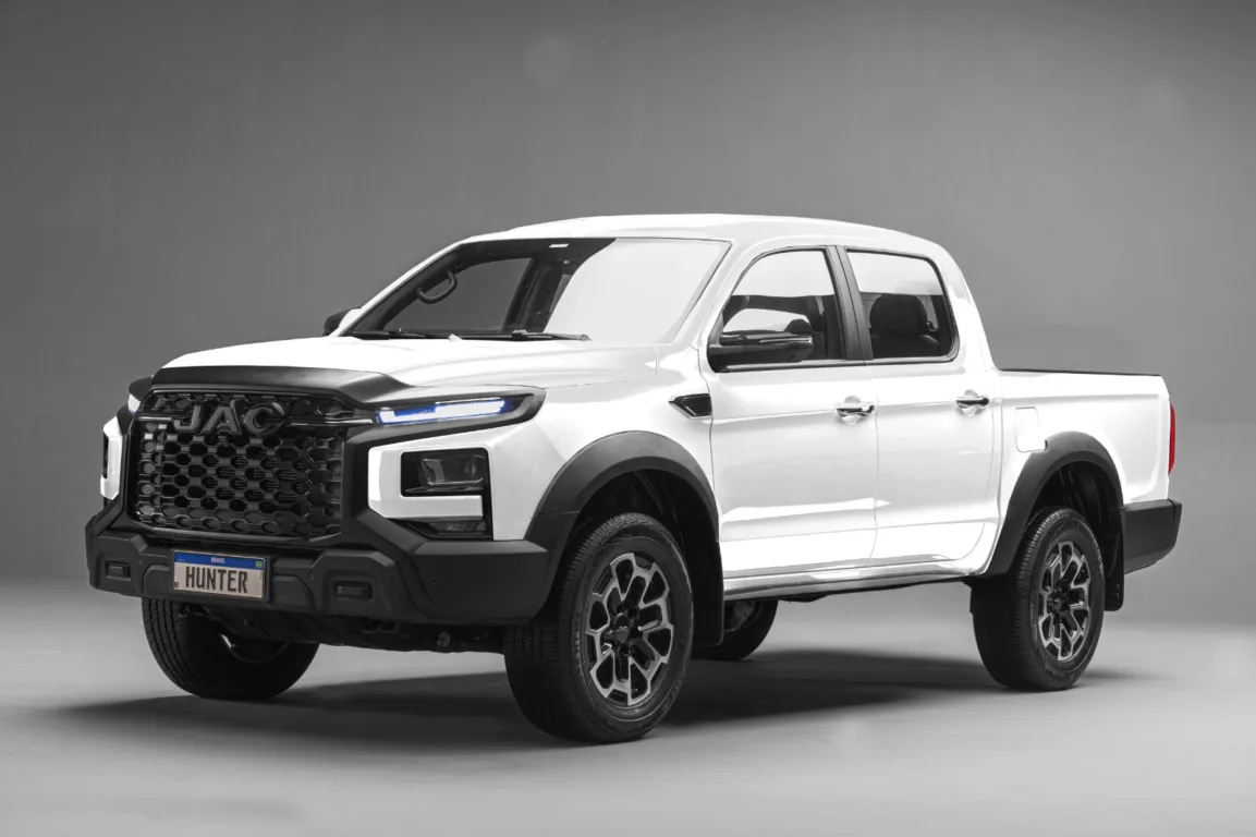 Chega às lojas neste mês a linha 2026 da picape JAC Hunter. A grande novidade é a versão 4Work da picape JAC Hunter foi desenvolvida com foco nas demandas de frotistas e produtores rurais Crédito: Divulgação