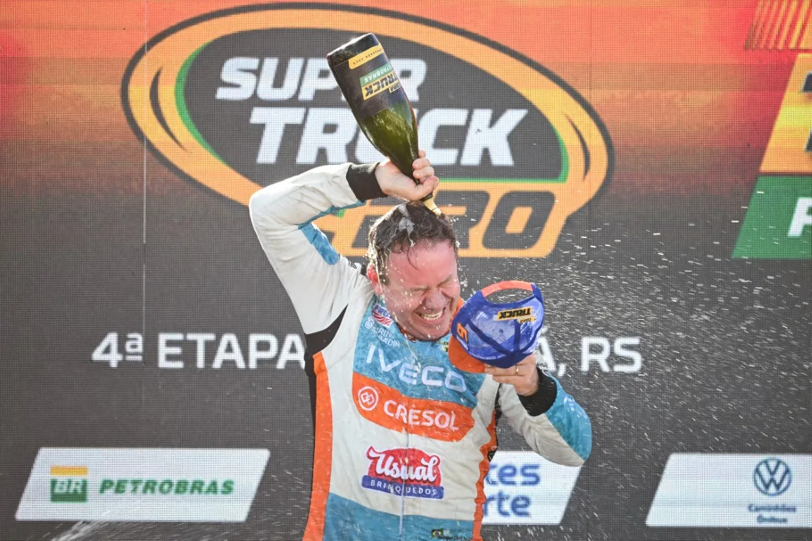 Acompanhe a vitória de Wellington Cirino e os detalhes emocionantes da corrida 2 da Copa Truck com carros de alta performance - Foto: Divulgação