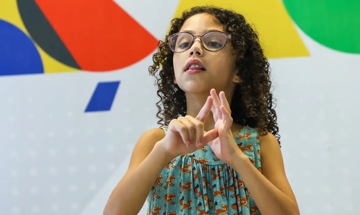 Saiba tudo sobre o Enem 2025: edital disponível com regras e prazos importantes para participantes com deficiência auditiva - Foto: Fabio Rodrigues-Pozzebom/ Agência Brasil