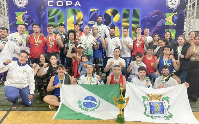 Atletas de Cascavel brilharam na Copa Brasil de Muay Thai, conquistando 14 medalhas de ouro e colocando a cidade em destaque - Foto: Secom