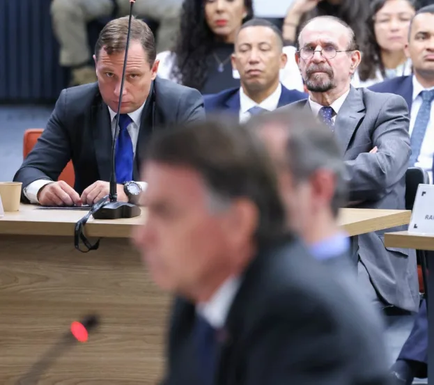 Bolsonaro volta negar trama golpista e diz que processo no STF é “farsa movida por vingança” Bolsonaro volta negar trama golpista e diz que processo no STF é “farsa movida por vingança”