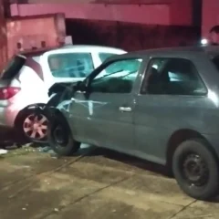 Polícia Militar atende acidente em Cascavel com veículo Gol e Peugeot. Veja quem foi identificado após a colisão - Foto: Divulgação