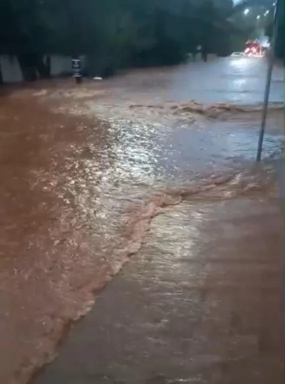 Cascavel enfrenta forte temporal e alagamentos. Saiba mais sobre a situação crítica na cidade e as ações em andamento - Foto: Reprodução