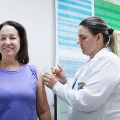 Saiba como Cascavel está combatendo SRAGs com a ampliação do horário de vacinação contra a gripe em seis unidades de saúde - Foto: Secom Cascavel