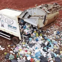 Entenda o impasse do contrato de limpeza urbana em Cascavel e a suspensão do TCE-PR por possíveis irregularidades - Foto: Reprodução