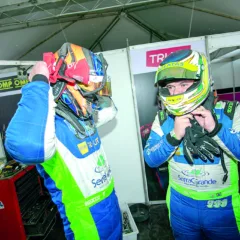 Os irmãos Léo e Lutiane Soares realizaram o sonho de competir em dupla no Turismo Nacional na etapa de Cascavel - Foto: Divulgação