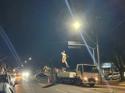 Saiba mais sobre a Iluminação pública com LED que moderniza a cidade e torna as ruas mais seguras e eficientes - Foto: Divulgação