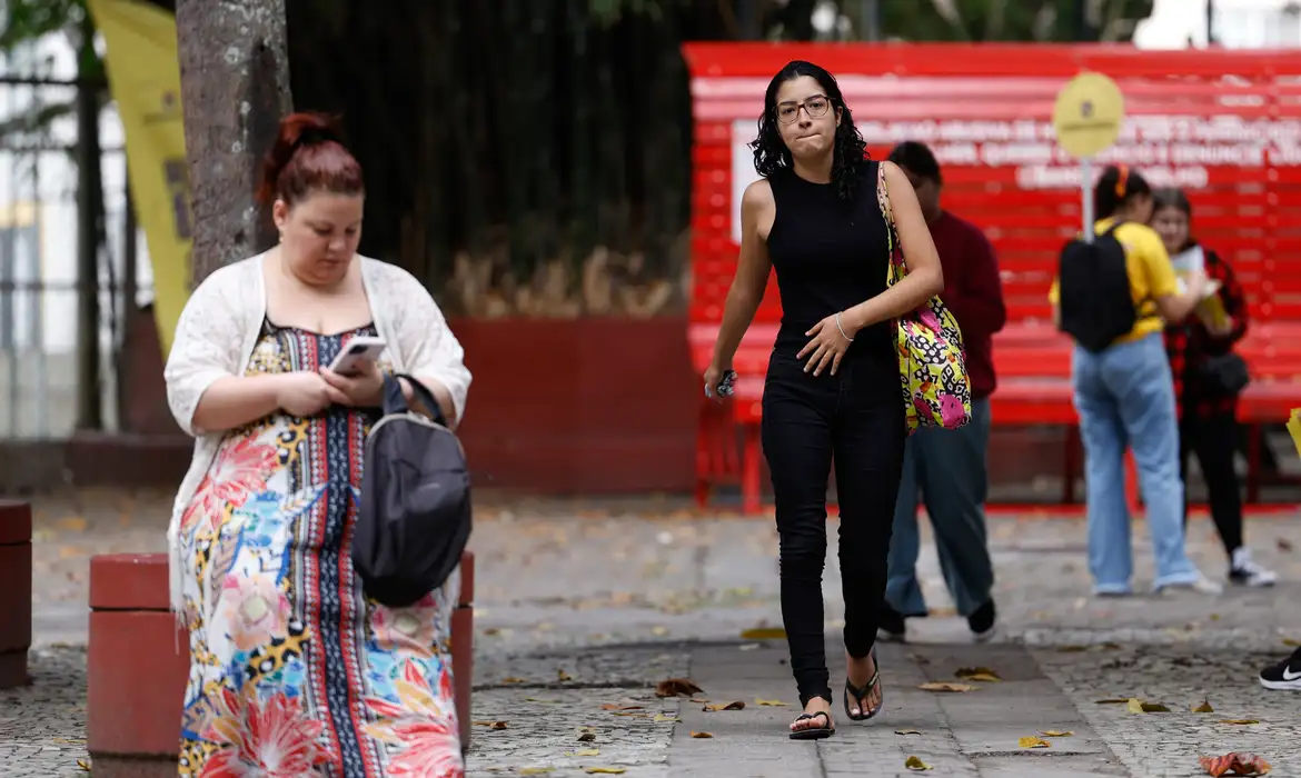 Descubra informações essenciais sobre o Enem 2025 e os prazos de pagamento da taxa de inscrição de R$ 85 para a educação - Foto: Tânia Rêgo/Agência Brasil Descubra informações essenciais sobre o Enem 2025 e os prazos de pagamento da taxa de inscrição de R$ 85 para a educação - Foto: Tânia Rêgo/Agência Brasil