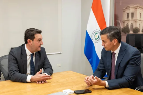 Ratinho Junior se reúne com o presidente do Paraguai
