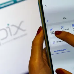 Descubra como o Pix pode transformar seus pagamentos automáticos e simplificar a cobrança para empresas e prestadores de serviços - Foto: Bruno Peres/Agência Brasil
