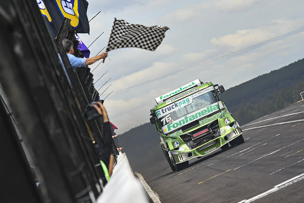 Rafael Fleck conquista uma maiúscula vitória em Campo Grande e coloca fogo na briga pela liderança da categoria GT Truck na Fórmula Truck - Foto: Tiago Soares/Divulgação